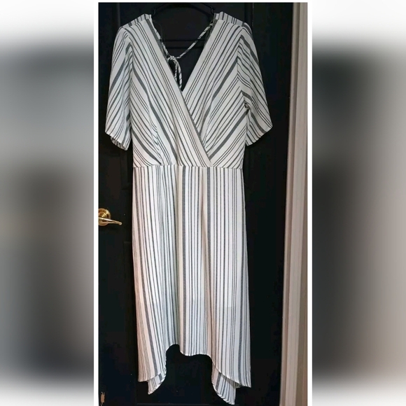 Maurices Black White Stripe Faux Wrap V-neck Flutter Sleeve Shark Bite Dress XL - Picture 1 of 10